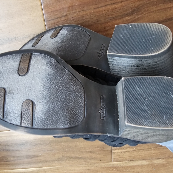 Fergalicious Black Criss Cross Ankle Boots Size 6 - Picture 6 of 6